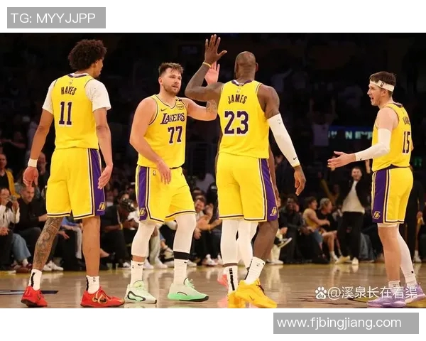 季后赛精彩回顾湖人对掘金的激烈对决录像分析与亮点总结